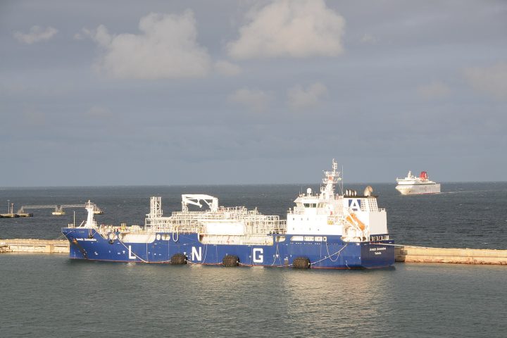 Bunker vessel alongside the quay